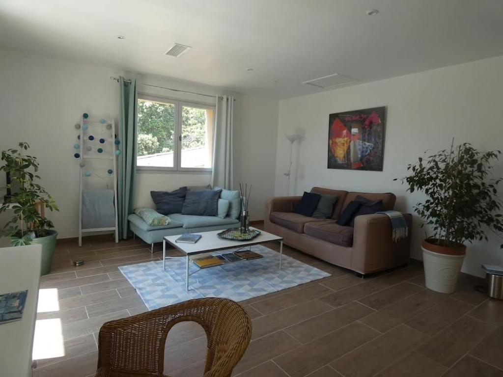 Villa Pierre Blanche Le Calme A 5Mn Du Centre Ville Nimes Exterior photo